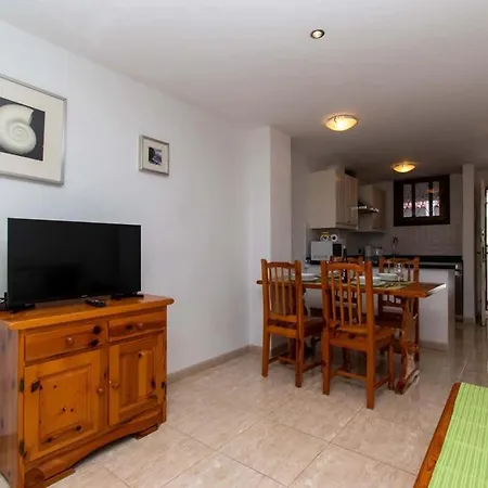 Parque Santiago Ii 271 - Two Bed With Pool View And Wifi Internet Playa de las Americas (Tenerife)